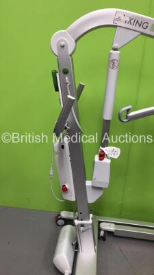 4 x Viking M Electric Patient Hoists with 2 x Batteries and 2 x Controllers (2 x Power Up, 2 x No Power) - 2