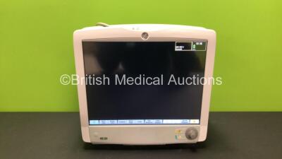 GE B650 Touch Screen Patient Monitor *Mfd 01-2014* (Powers Up, Slight Damage to Casing, See Photos)