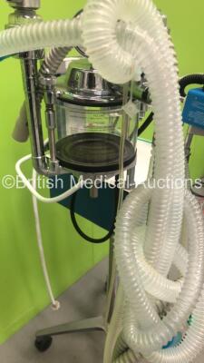 Matrix VMC Anaesthesia Machine with Hallowell Veterinary Anaesthesia Ventilator Model 2000, Absorber, Bellows and Isotec 3 Vaporizer (Powers Up) - 4