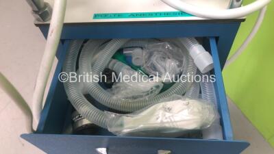 Matrix VMC Anaesthesia Machine with Hallowell Veterinary Anaesthesia Ventilator Model 2000, Absorber, Bellows and Isotec 3 Vaporizer (Powers Up) - 5