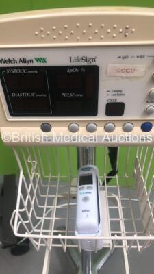 1 x Welch Allyn 52000 Series Patient Monitor on Stand (No Power Supply) and 1 x Smiths Medical System 1000 Level 1 Fluid Warming System (Powers Up) *S/N 9702028* - 4