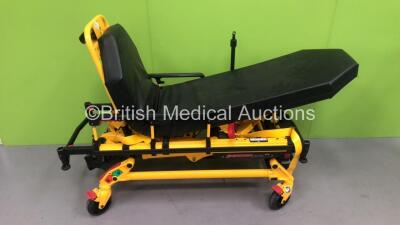 Stryker Power-Pro TL Ref 6550 Motorized Ambulance Stretcher *Mfd - NA* with 1 x Battery and Mattress (Tested Working)