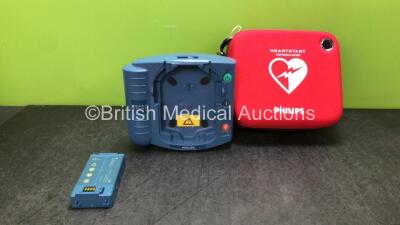 Philips HS1 Heartstart Defibrillator with 1 x Philips Ref M5070A Battery in Case (Powers Up with Missing Cartridge)