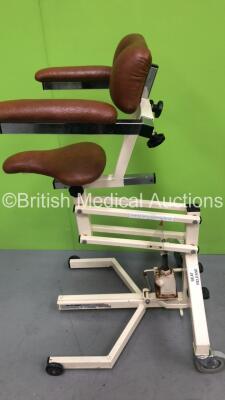 Tru-eze Hydraulic Therapy Chair (Hydraulics Tested Working) - 2