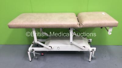 Nesbit Evans Patient Examination Couch (Hydraulics Tested Working)