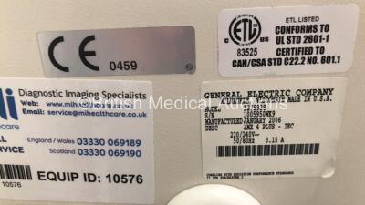 GE AMX 4 Plus-IEC Mobile X-Ray Model 2275938 (Power Up with Key - Key Included) *S/N 1005950WK9* **Mfd 01/2006* - 3