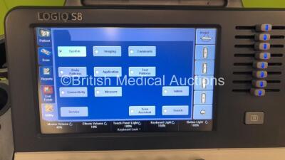 GE Logiq S8 Flat Screen Ultrasound Scanner Ref 5418099 Software Version R1.5.4 *Mfd July 2012* (Powers Up) *188122SUG* - 3