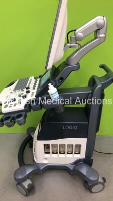 GE Logiq S8 Flat Screen Ultrasound Scanner Ref 5418099 Software Version R1.5.4 *Mfd July 2012* (Powers Up) *188122SUG* - 7