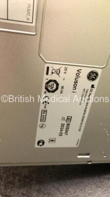 GE Voluson-i BT14 Portable Ultrasound Scanner *Mfd - 03/2004* Software Version - CC200 with 1 x 4C-RS Ultrasound Transducer / Probe *Mfd - 03/2017* (Powers Up with Stock Power Supply, Power Supply Not Included, Slight Damage to Casing - See Photo) *B05047 - 10