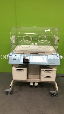 Drager Isolette 8000 Infant Incubator Version 4.00 with Mattress (Powers Up) *MU21125*