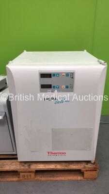 Thermo Hera Cell 150 CO2 Incubator (Powers Up with Blank Display)