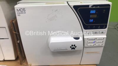 MDS Medical LF-22L-11 Sterilizer *Mfd 2016* (Powers Up)