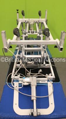 1 x Knight Imaging Electric Patient Examination Couch with Controller and 1 x Huntleigh Akron Electric Patient Hoist with Controller (Both Power Up) *S/N 767469* - 4