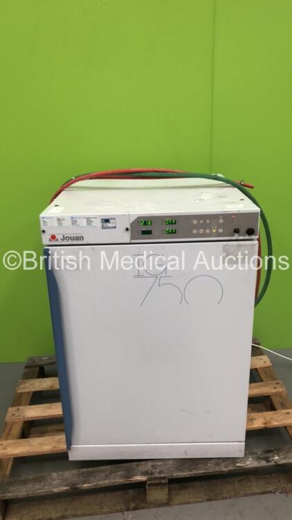 Jouan IG 750 Water Jacketed CO2 Incubator (Powers Up)