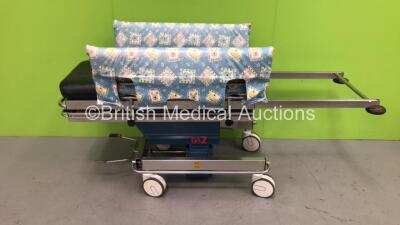 Anetic Aid QA2 Hydraulic Patient Trolley with Mattress (Hydraulics Tested - Missing Lower Section - See Pictures)