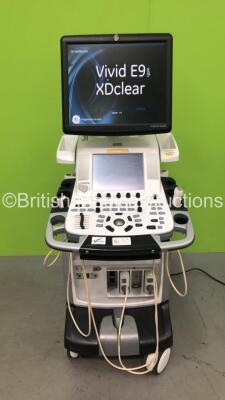 GE Vivid E9 XDClear Flat Screen Ultrasound Scanner *S/N VE98807* **Mfd 12/2014** Software Version 113 Software Revision 1.1 + GB200247-01 with 2 x Transducers / Probes (M5Sc-D Ref 5446812 *Mfd 06/2017* and L8-18i-D Ref 5336965 *Mfd 02/2016* ) (Powers Up)