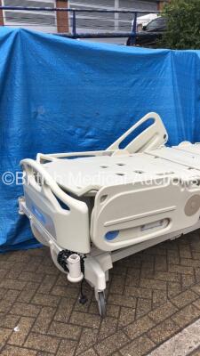 5 x Hill Evolution Electric Hospital Beds (1 x In Picture 5 in Lot) - 3