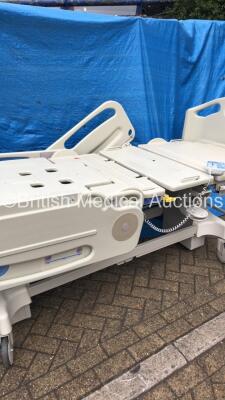 5 x Hill Evolution Electric Hospital Beds (1 x In Picture 5 in Lot) - 4