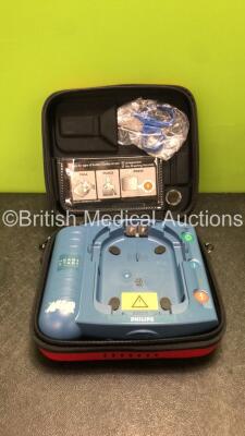 Philips HS1 Heartstart Defibrillator in Carry Case (Powers Up when Tested with Stock Battery-Battery Not Included) *SN A20J-02733*