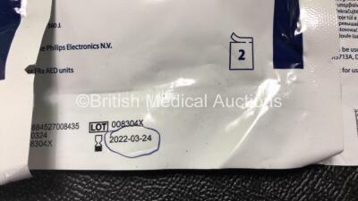 Philips Heartstart MRx Defibrillator Including Pacer, ECG, NiBP, SpO2 and Printer Options with 1 x M3538A Battery, 1 x Paddle Lead, 1 x 3 Lead ECG Lead, 1 x BP Cuff, 1 x SpO2 Finger Sensor and 3 x Electrode Packs *1 in Date, 2 Out of Date* (Powers Up with - 4