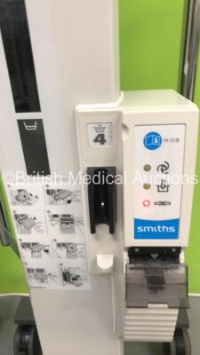 2 x Smiths Medical Level 1 System 1000 Fluid Warming Systems (1 x Powers Up, 1 x No Power) *S/N 20040901 / 44001988* - 4