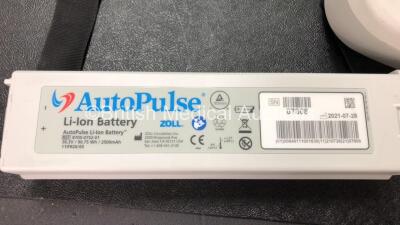 Zoll Autopulse Resuscitation System Model 100 *Mfd 2016* with 1 x Life Band Strap, 1 x Zoll Auto Pulse Multi Chemistry Battery Charger and 1 x Zoll Li-Ion Battery (Powers Up When Tested with Stock Battery-Battery Not Included) - 5