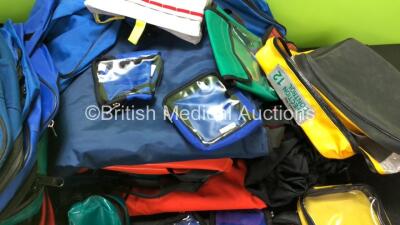 Job Lot of Various Ambulance Bags and 1 x LifeWatch Medium Splint - 5