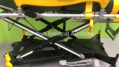 Ferno Pegasus Hydraulic Ambulance Stretcher with Mattress (Hydraulics Tested Working) - 4