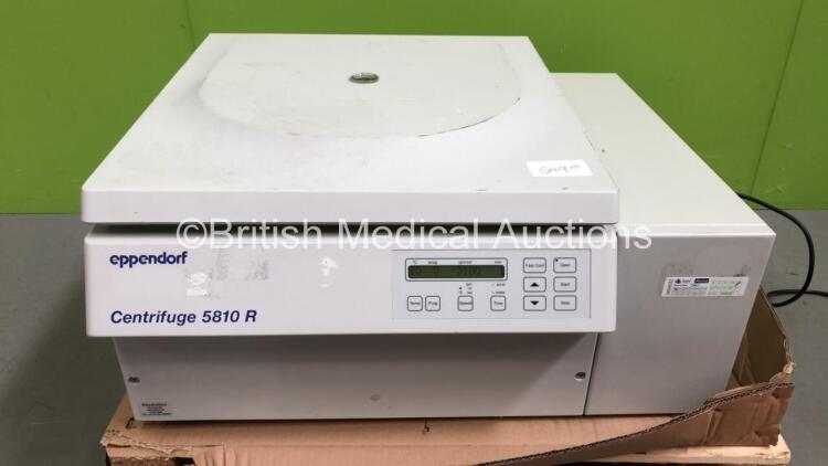 eppendorf 5810 R Centrifuge (Powers Up)