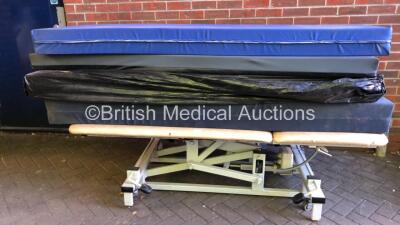 Plinth Co Bariatric Patient Examination Couch with 3 x Hospital Bed Mattresses and 1 x Patient Trolley Mattress (Unable to Test Due to Cut Power Supply) - 2