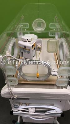 Atom V-2100g Baby Incubator with Mattress (Powers Up) - 4