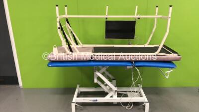 1 x Medi Plinth Electric Patient Couch with Controller (Powers Up) and 1 x Shepherd Static Couch with Side Step * SN 72425/2 / N/A *