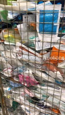 Mixed Cage of Consumables Including Unodent Nitrisoft Examination Gloves,Intersurgical Solus Flexible Laryngeal Mask Airways and Intersurgical I-Gel Supraglottic Airways (Cage Not Included) - 4