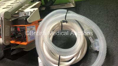 Drager Oxylog 1000 Ventilator with 1 x Hose, 1 x Breathing Tube and 1 x Bracket - 3