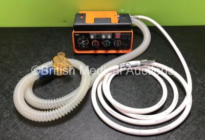 Drager Oxylog 1000 Ventilator with Hose and Breathing Tube *SN SRWC-0014*