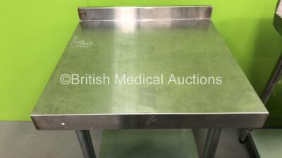 6 x Stainless Steel Tables (4 x Large (1 x in Picture - 4 in Lot) - 1 x Medium and 1 x Small) - 4