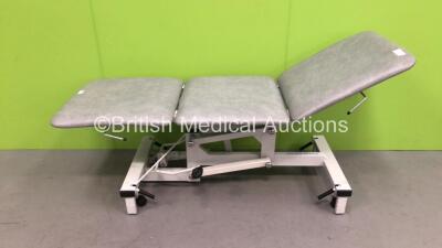 Plinth 2000 3 Way Hydraulic Patient Examination Couch (Hydraulics Tested Working)