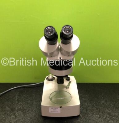 Vickers Instruments Benchtop Microscope (Powers Up with Good Bulb, Damaged Glass - See Photos)