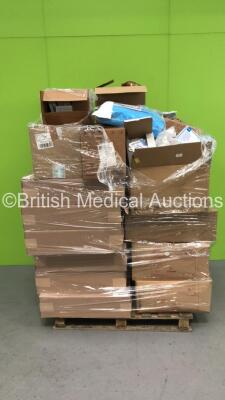 Pallet of Consumables Including Medline Extra Absorbent Swabs, Accu-Pro Blood Pressure Cuffs and Alcon Centurion Vision System Cassettes (Out of Date)