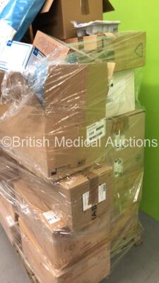 Pallet of Consumables Including Medline Extra Absorbent Swabs, Accu-Pro Blood Pressure Cuffs and Alcon Centurion Vision System Cassettes (Out of Date) - 5