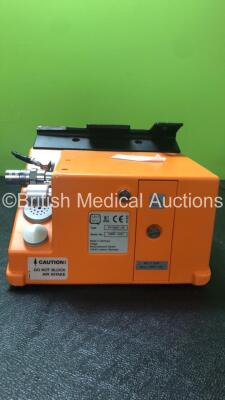 Drager Oxylog 2000 Ventilator Software Version 3.01 with 1 x AC Power Supply (Powers Up) *SN ARNN-0091* - 3