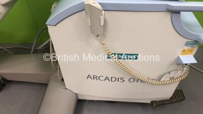 Siemens Arcadis Orbic 3D Mobile C-Arm Model No 10143407 *S/N 22173* **Mfd 2009** with Dual Flat Screen Image Intensifier, Exposure Hand Switch, Key and Footswitch (Powers Up and Exposure Taken) - 6