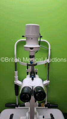 Keeler SL-40H Slit Lamp with 2 x 12.5 Eyepieces, Lens and Chin Rest on Table Top (Powers Up with Good Bulb) *SN04020023* - 2