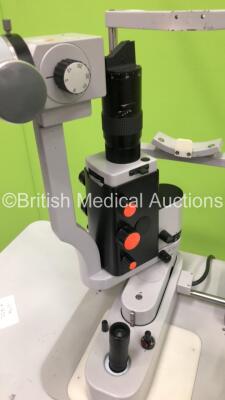 Carl Zeiss 30-SL-M Slit Lamp with 1 x Zeiss f-125 Binoculars and 2 x Zeiss 12.5x Eyepieces on Zeiss Hydraulic Table (Powers Up with Good Bulb) *SN 153711* - 3