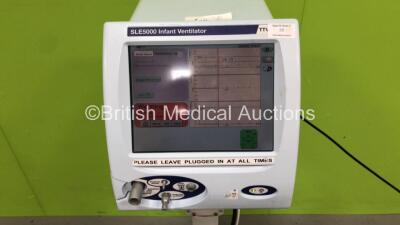 SLE 5000 Infant Ventilator TVV Plus Model M-1 - Software Version 5.0 On Stand with Hose (Powers Up) *S/N 51981 (Mfd 2007) - 2