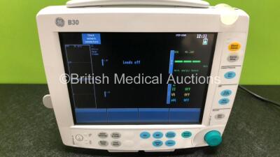 GE B30 Patient Monitor with 1 x GE E-PSMPW Module Including ECG, SpO2, NIBP, T1, T2, P1 and P2 Options and 1 x GE SM201 Battery (Powers Up with Damage to Casing - See Photos) *SN SF312526766WA / 1716586* - 4