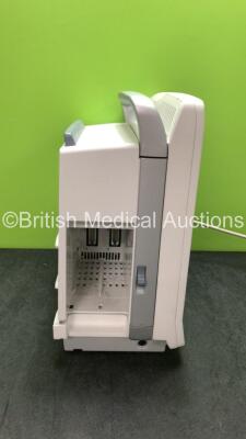 GE B650 Touch Screen Patient Monitor *Mfd 09-2011* (Powers Up) - 2