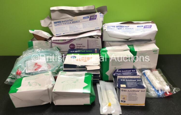 Mixed Lot of Medical Consumables *All Expired* and Large Quantity of Smith & Nephew Renasys Go Carry Straps (Unused)