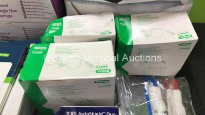 Mixed Lot of Medical Consumables *All Expired* and Large Quantity of Smith & Nephew Renasys Go Carry Straps (Unused) - 7