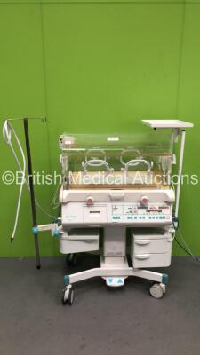 Atom V-2100G Baby Incubator (Powers Up with Damaged Wheel - See Photo) *1534415*